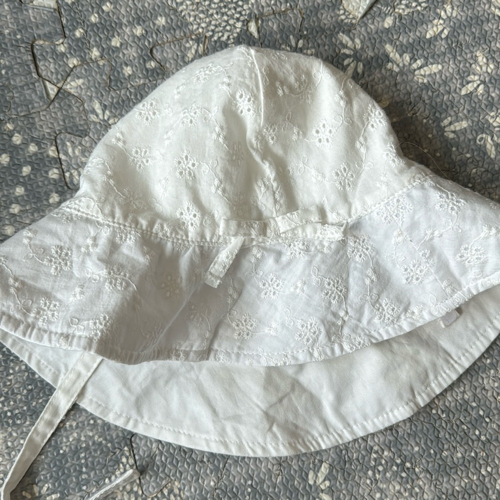 Baby Gap sunhat